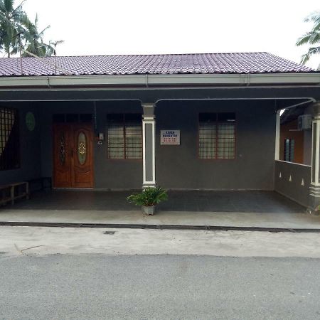 Aiman Homestay Marang Exterior foto