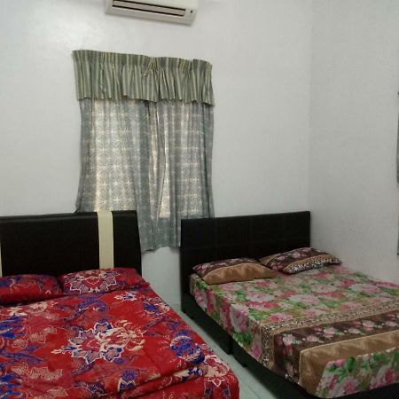 Aiman Homestay Marang Exterior foto